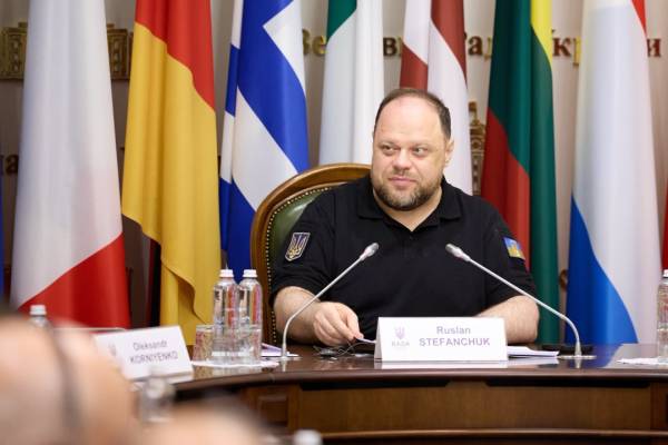 Руслан Стефанчук під час зустрічі з представниками U4U наголосив на нагальній потребі України в системах протиповітряної оборони. 5 Руслан Стефанчук під час зустрічі з представниками U4U наголосив на нагальній потребі України в системах протиповітряної оборони. 5