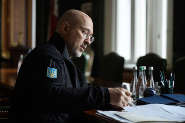 Зеленський після наради зі Шмигалем: Визначили ключові потреби для співпраці з партнерами у галузі енергетики 4 Зеленський після наради зі Шмигалем: Визначили ключові потреби для співпраці з партнерами у галузі енергетики 4