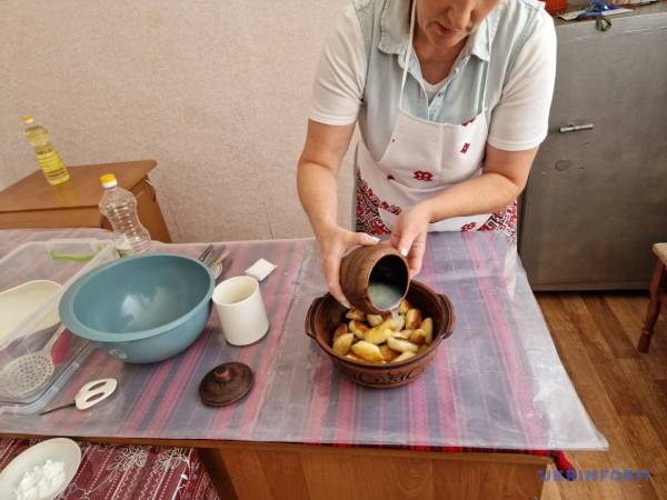Чи наготувала Одарка Карася шпротами? 22