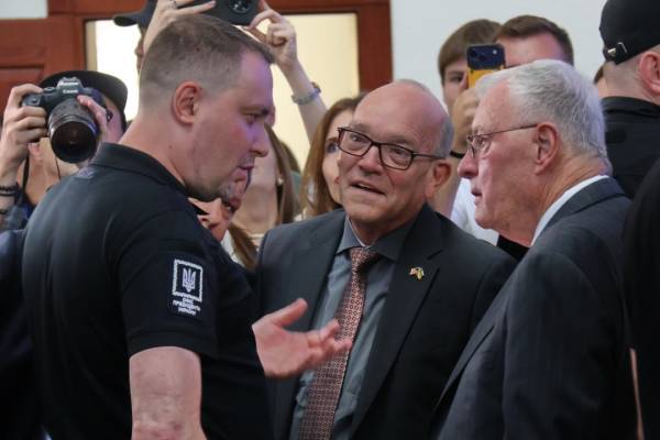 Міжнародний форум консервативних сил у Києві зібрав Майка Пенса та Кіта Келлога 8 Міжнародний форум консервативних сил у Києві зібрав Майка Пенса та Кіта Келлога 8