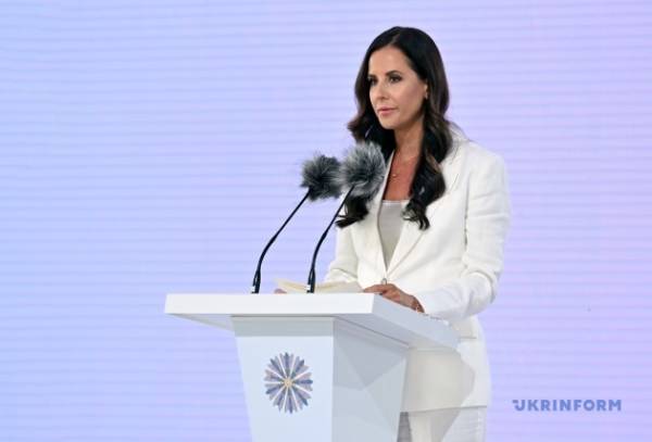 Перші леді та джентльмен обговорили в Києві досвід стійкості своїх країн. 12