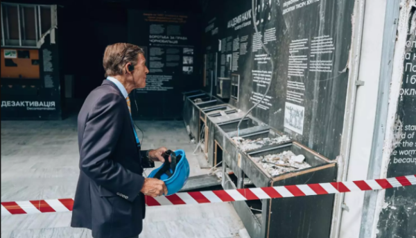 Музей «Чорнобиль», постраждалий від російського нападу, відвідала сенаторка Блюменталь.