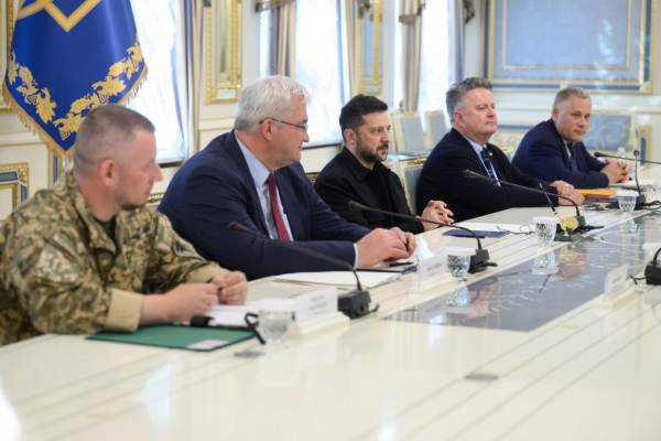 Президент Зеленський та міністр закордонних справ Латвії обговорили запуск нових переговорних розділів та допомогу Україні 5 Президент Зеленський та міністр закордонних справ Латвії обговорили запуск нових переговорних розділів та допомогу Україні 5