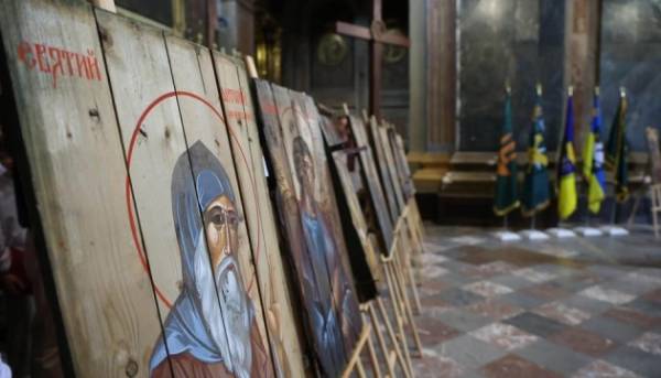 У місті Львів презентували експозицію «Ікона на ящиках з-під набоїв», яка вшановує пам'ять загиблих оборонців. 15