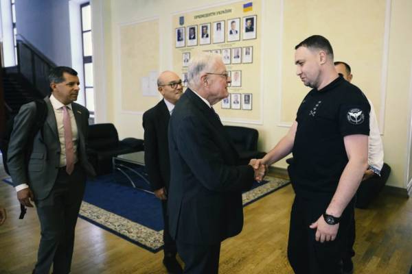 Буданов і Келлог обговорили перспективи спільного виробництва зброї Україною та США. 6 Буданов і Келлог обговорили перспективи спільного виробництва зброї Україною та США. 6