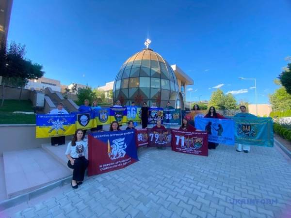 Представниці сімей українських захисників, які перебувають у полоні чи зникли безвісти, здійснили візит до Анкари. 13