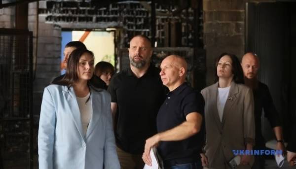 Впродовж літнього періоду Російська Федерація здійснила 21 атаку на видавничі та книжкові сховища, як повідомила Бережна. 10 Впродовж літнього періоду Російська Федерація здійснила 21 атаку на видавничі та книжкові сховища, як повідомила Бережна. 10