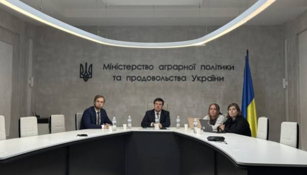 Україна та Сирія мають намір посилити співпрацю у сфері сільського господарства. 13 Україна та Сирія мають намір посилити співпрацю у сфері сільського господарства. 13