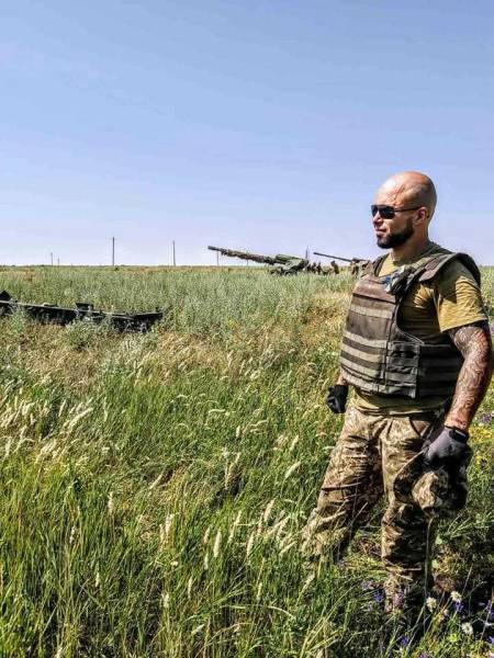 На згадку про старшого сержанта, навідника Романа Довгалюка (позивний «Бурий») 22 На згадку про старшого сержанта, навідника Романа Довгалюка (позивний «Бурий») 22