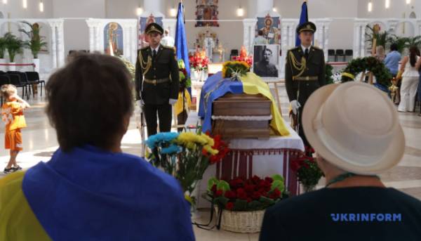 У Києві відправили панахиду за Євгеном Коновальцем 22