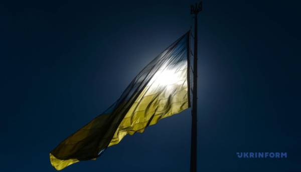 Над Верховною Радою України підняли Державний прапор. 9 Над Верховною Радою України підняли Державний прапор. 9