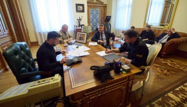 Зеленський та Макрон досягли домовленості про постачання французької техніки та ракет.