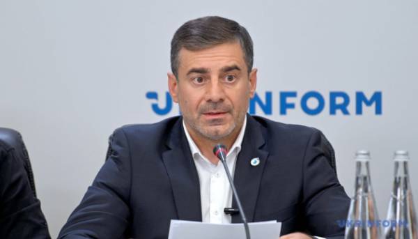 Уповноважений ВР по правах людини Дмитро Лубінець стверджує, що Російська Федерація штучно формує хибний образ “людяного” ставлення до українських військовополонених.
