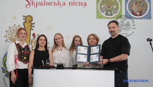 У столиці ввели в обіг нові марки «Українська пісня». 13
