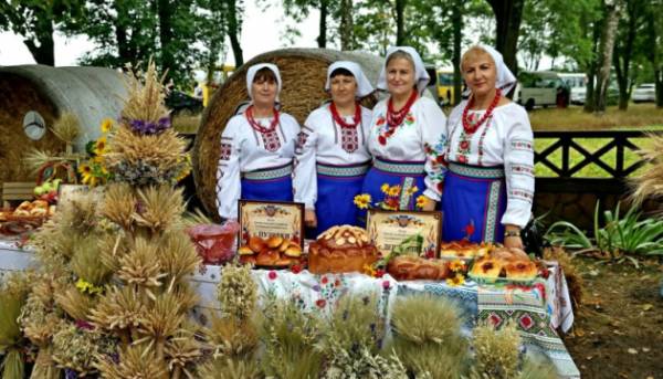 На Вінниччині провели свято ритуальних хлібів і дідухів «Народу вічний оберіг» 7 На Вінниччині провели свято ритуальних хлібів і дідухів «Народу вічний оберіг» 7