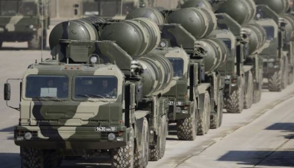 ГУР вразило у Криму два російські комплекси ЗРК С-400 «Тріумф» та антену для керування безпілотниками.