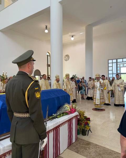 У головному храмі УГКЦ у столиці України відбулася поминальна служба за Євгеном Коновальцем. 9