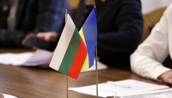 Українська амбасадорка провела переговори з болгарським міністром закордонних справ щодо інциденту з безпілотним літальним апаратом 9 Українська амбасадорка провела переговори з болгарським міністром закордонних справ щодо інциденту з безпілотним літальним апаратом 9