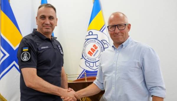 Неїжпапа провів переговори зі своїм шведським колегою щодо нарощування потенціалу Військово-морських сил.