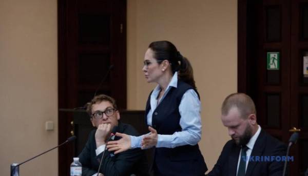 Справа "Форрест Гамп": Мудрець клопоче до суду про підтримку адвокатських клопотань щодо презумпції невинуватості 7 Справа "Форрест Гамп": Мудрець клопоче до суду про підтримку адвокатських клопотань щодо презумпції невинуватості 7