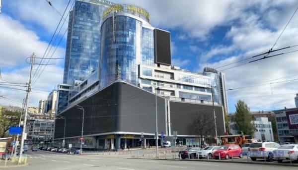 Торговельно-офісний центр “Gulliver” пропонують до продажу за 9,23 мільярда гривень.