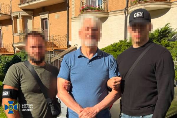 У столиці заарештували власника групи компаній, які забезпечували Росію сировиною для виготовлення антидронних сіток. 4 У столиці заарештували власника групи компаній, які забезпечували Росію сировиною для виготовлення антидронних сіток. 4