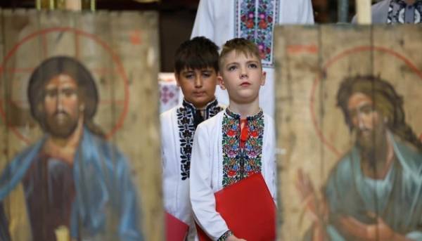 У місті Львів презентували експозицію «Ікона на ящиках з-під набоїв», яка вшановує пам'ять загиблих оборонців. 12 У місті Львів презентували експозицію «Ікона на ящиках з-під набоїв», яка вшановує пам'ять загиблих оборонців. 12