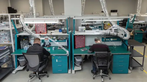 Удари по логістиці рітейлу, підпал заводу Skyeton та новий власник Vector. Підсумки 28 серпня 14 Удари по логістиці рітейлу, підпал заводу Skyeton та новий власник Vector. Підсумки 28 серпня 14