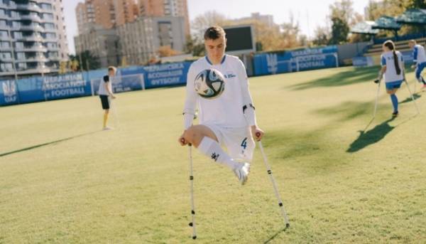Перший в Україні дитячий табір з ампфутболу розпочав роботу