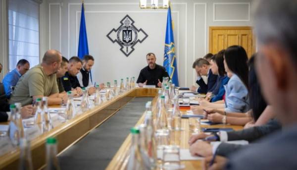 Зустріч Клименка з бізнесменами: держава розробляє заходи для охорони логістичних шляхів від російських нападів 18 Зустріч Клименка з бізнесменами: держава розробляє заходи для охорони логістичних шляхів від російських нападів 18