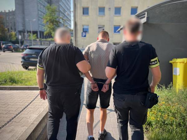 У Лодзі затримали двох громадян Польщі за напад на 15-річного українця. 7 У Лодзі затримали двох громадян Польщі за напад на 15-річного українця. 7