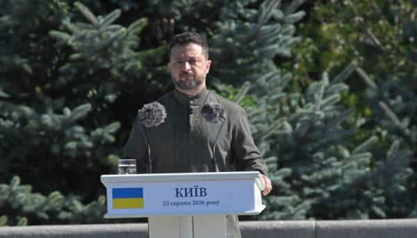 У Києві підняли український національний прапор 42 У Києві підняли український національний прапор 42