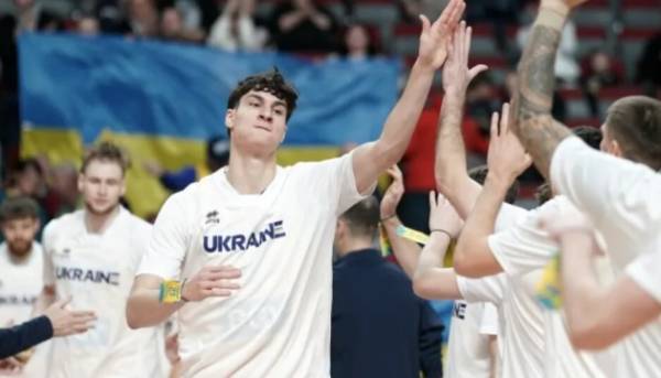 Максим Кличко потрапив до переліку баскетболістів, за якими ФІБА рекомендує спостерігати під час кваліфікації на Чемпіонат світу 2027 року. 2 Максим Кличко потрапив до переліку баскетболістів, за якими ФІБА рекомендує спостерігати під час кваліфікації на Чемпіонат світу 2027 року. 2