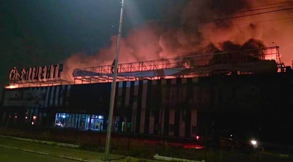 Російські війська вночі зруйнували два логістичні центри та підприємство «Епіцентр», одна людина загинула. 6 Російські війська вночі зруйнували два логістичні центри та підприємство «Епіцентр», одна людина загинула. 6
