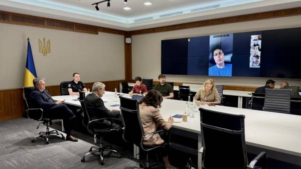 Напередодні Дня Незалежності очільник розвідки зустрівся з представниками українських молодіжних організацій зі всього світу. 4 Напередодні Дня Незалежності очільник розвідки зустрівся з представниками українських молодіжних організацій зі всього світу. 4