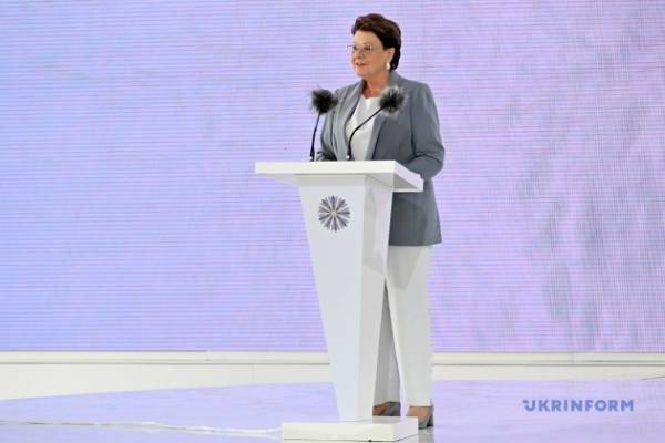 Перші леді та джентльмен обговорили в Києві досвід стійкості своїх країн. 10