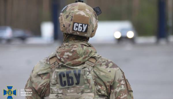 Перевіряв блокпости, склади та ТЦК: затримано російського шпигуна, який наводив удари на Київ