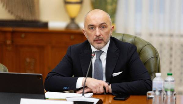 Глава держави не буде ініціювати кадрові зміни щодо керівника Національного банку. 17 Глава держави не буде ініціювати кадрові зміни щодо керівника Національного банку. 17