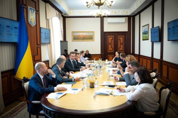 Уряд пришвидшить реалізацію пунктів програми Ukraine Facility для отримання фінансування від ЄС - Корецький 4 Уряд пришвидшить реалізацію пунктів програми Ukraine Facility для отримання фінансування від ЄС - Корецький 4