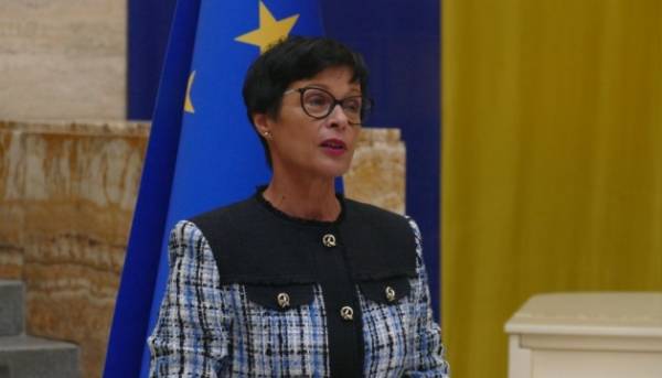 Корецький отримав запевнення від Кос щодо подальшого сприяння вступу України до ЄС. 1 Корецький отримав запевнення від Кос щодо подальшого сприяння вступу України до ЄС. 1