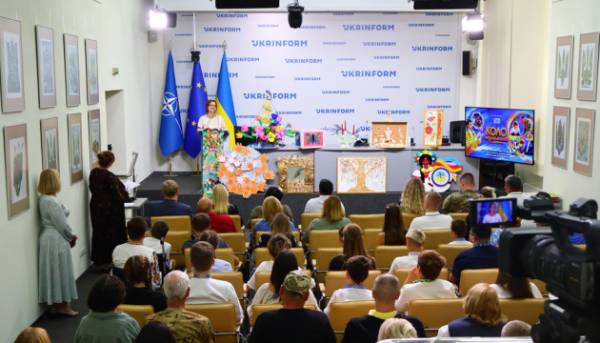 У столиці було представлено культурно-мистецьку ініціативу «Коло незламних», спрямовану на інклюзивність.