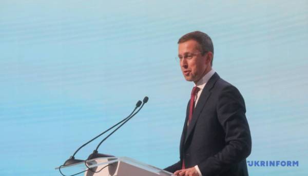 Корець готовий призначити радником представника від молодіжних організацій. 5 Корець готовий призначити радником представника від молодіжних організацій. 5