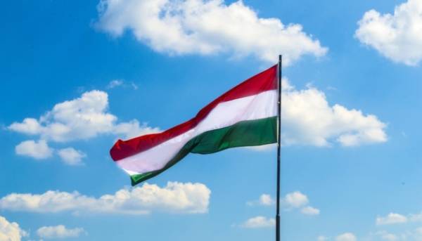 В Угорщині припинили розслідування відмивання грошей щодо працівників Ощадбанку 3 В Угорщині припинили розслідування відмивання грошей щодо працівників Ощадбанку 3