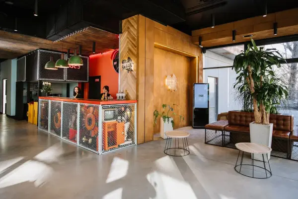 Житло на Airbnb чи готель у Львові: який варіант кращий для роботи 17 Житло на Airbnb чи готель у Львові: який варіант кращий для роботи 17