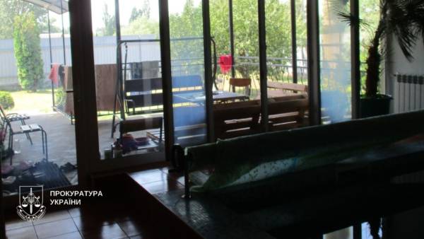 Майно, не зазначене в декларації, та повідомлення від ув'язненого: колишній заступник начальника Київського СІЗО отримав підозру. 6