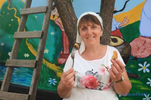 «Ух!» і голубці: як на півночі Одещини бережуть старовинні кулінарні звичаї 40 «Ух!» і голубці: як на півночі Одещини бережуть старовинні кулінарні звичаї 40