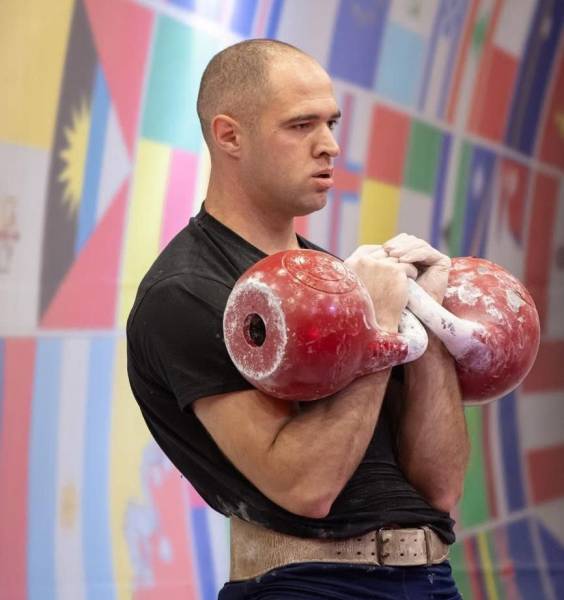 120 медалей чемпіона зі стронгмену Андрія Грицака 13