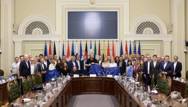 Головна 30 Руслан Стефанчук під час зустрічі з представниками U4U наголосив на…