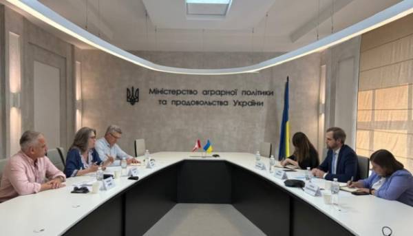 Канада надасть Україні рукави для зберігання зерна