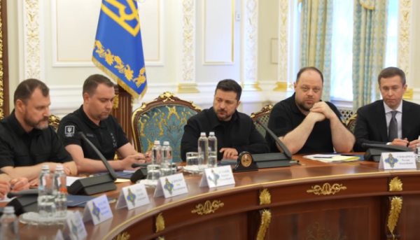 Зниження поставок ракет для ППО від союзників може бути спробою змусити Україну до більших поступок – Зеленський